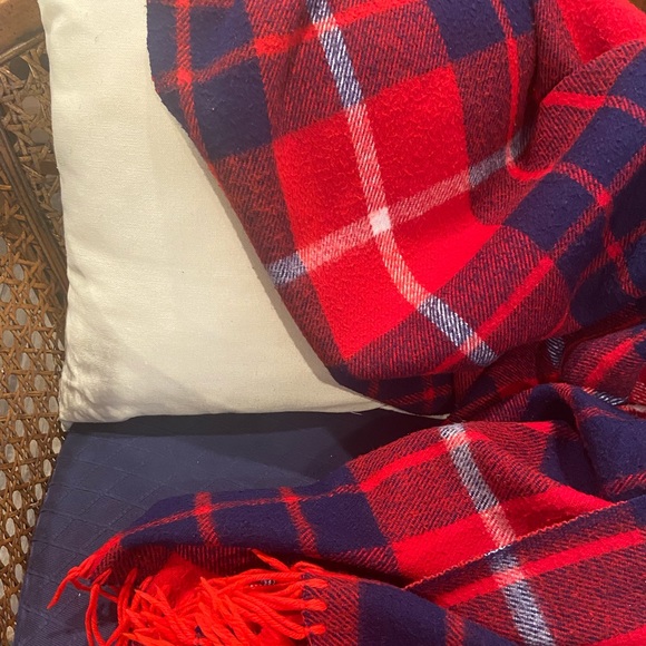 Plaid wool throw fringes - Picture 1 of 6